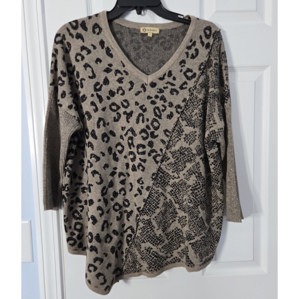 Democracy Womans Leopard Print Sweater Size Large‎